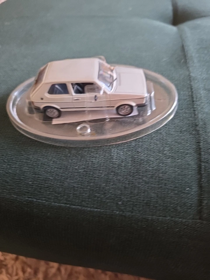 VOLKSWAGEN GOLF 1 1974 SOLIDO ESCALA 1/43 Foto 2 de 4