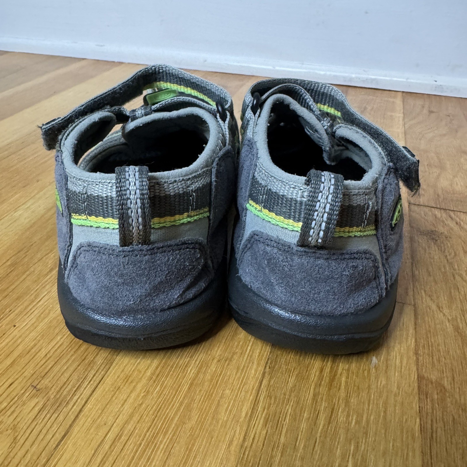 Sandali sportivi Keen Newport H2 giovani taglia 2 impermeabili scarpe da trekking acqua grigie