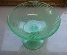 VINTAGE FOOTED COMPOTE URENIUM GLASS