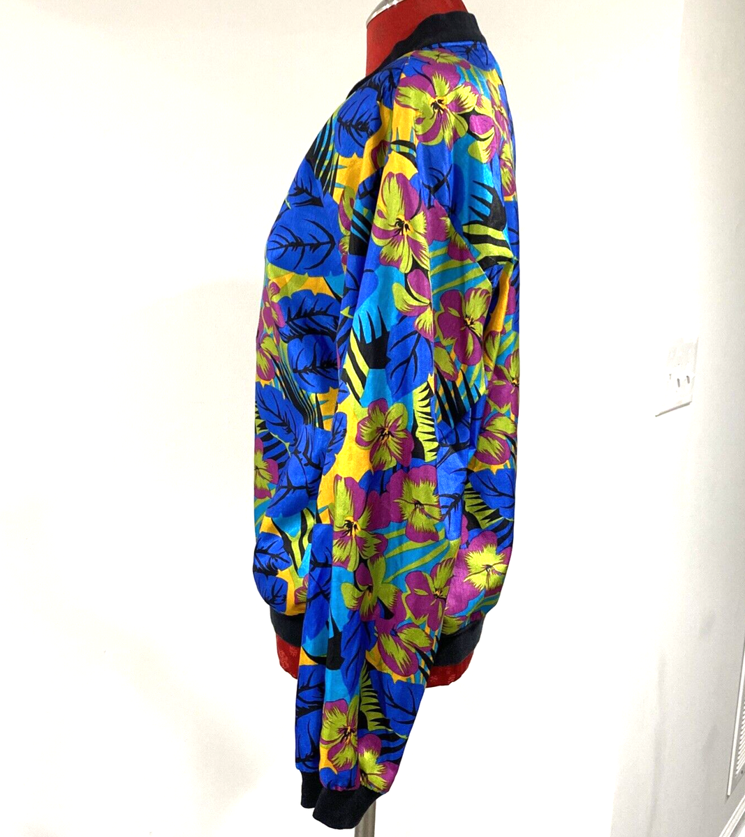 Retro 1980s silky bomber jacket zip front pockets 12 Retro 1980s silky bomber jacket zip front pockets 12