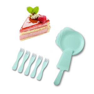 5 Person Plastic Party Tableware Supplies Birthday Cake Cutter