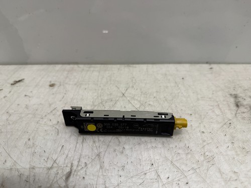 VW Passat B8 Antennenverstärker hinten rechts  3G9035577  3G9.035.577