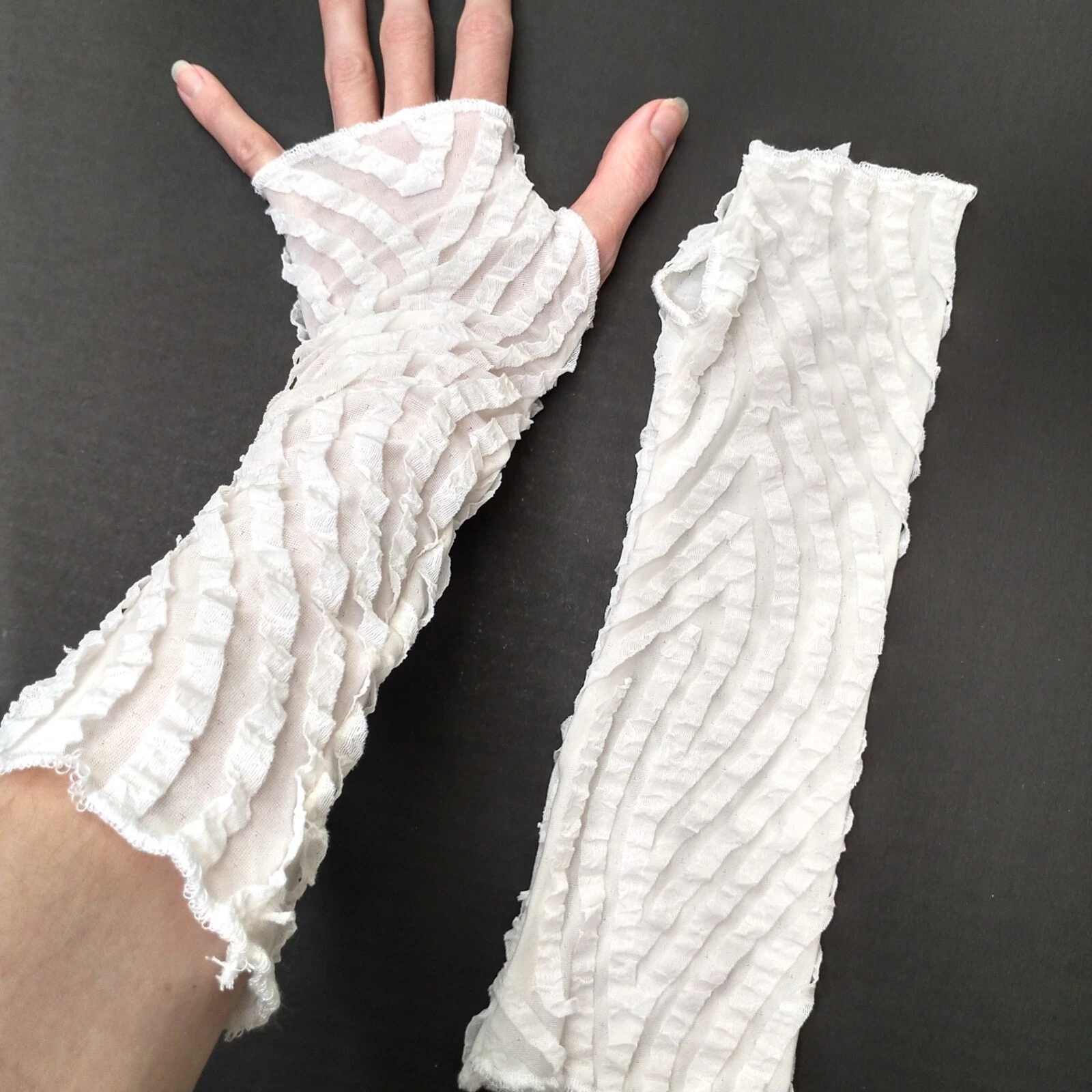 Vintage Look Ruffle Gloves Mummy Arm Warmers Bride Costume Ghost Elbow Length