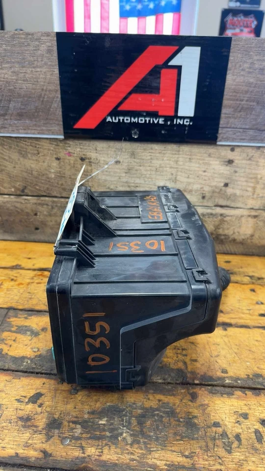 Conjunto de caja de relé de fusibles de motor Acura MDX 2007-2013 (BASE/TECNOLOGÍA) Foto 2 de 4