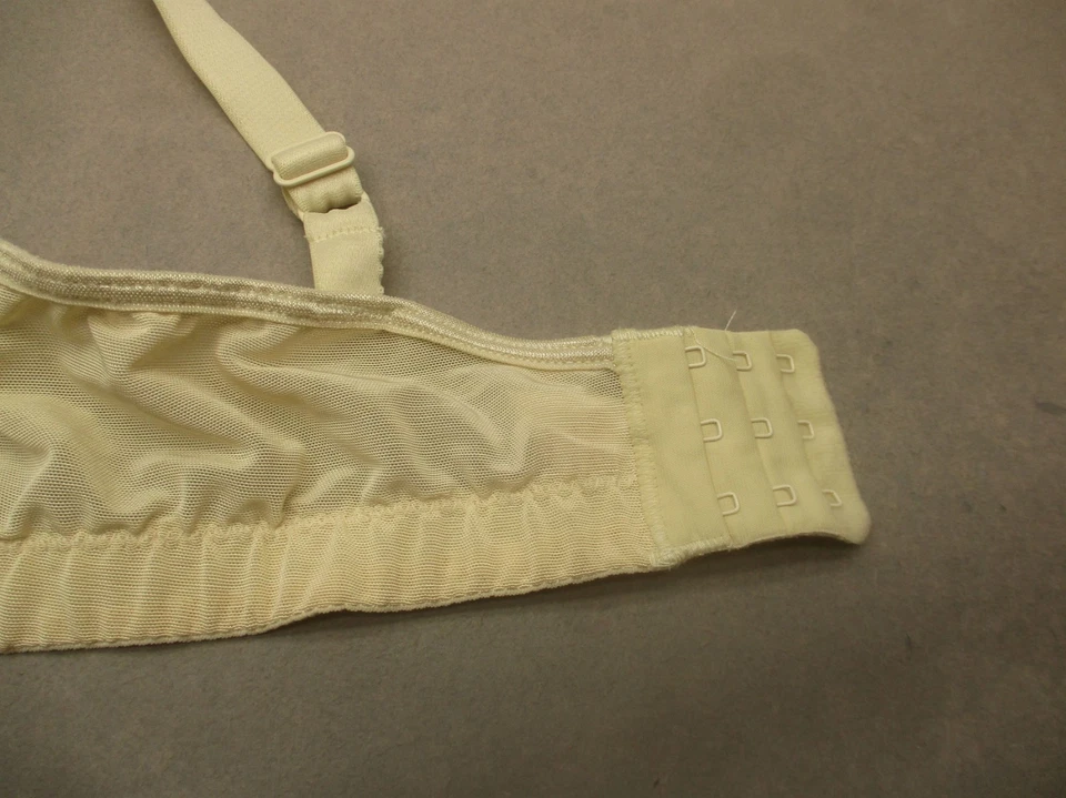 Sujetador 36D BREEZIES Mujer Beige Sin Forro Inalámbrico Cierre Trasero Cómodo Demi 1C Foto 4 de 4