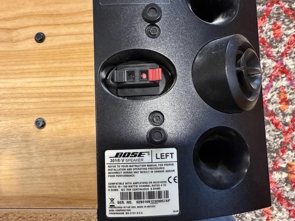 Bose 301 V Series Direct Reflecting Bookshelf Speakers -Matched Pair- Wood grain - Image 3 of 3