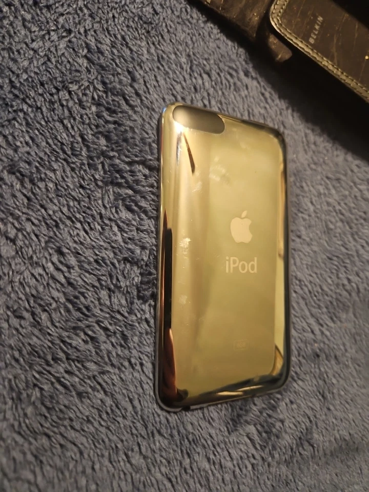 Apple iPod y funda A1288 8G Foto 3 de 3