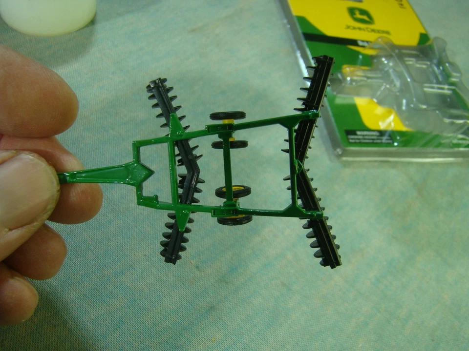 Athearn 1/87 John Deere 6420 Tractor HO Scale #7703 New in Package, PLUS Disk! - Image 4 of 4