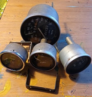 MGB GT Speedometer Fuel Oil Temp Gauges