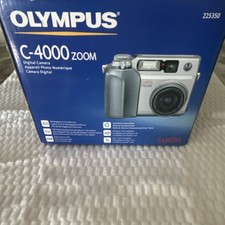 Olympus Camedia C-4000 Zoom 4.0MP Digital Camera Silver w/ Accessories