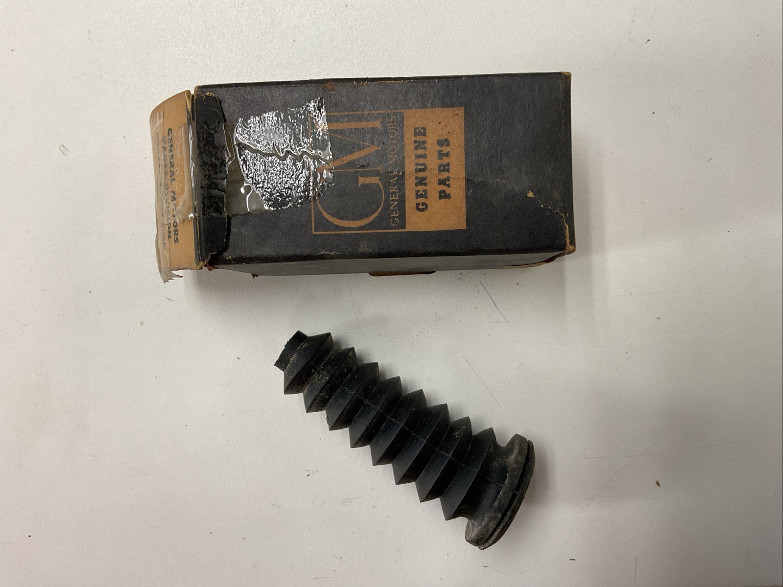 NOS GM 1965-69 Corvair Clutch Cable Boot 6256998   w6