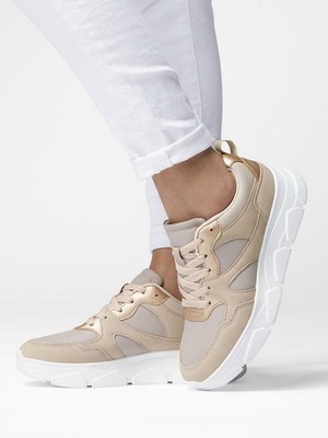 chunky sneaker graceland