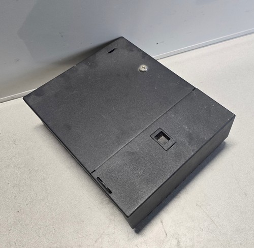Carcasa de montaje en pared de fibra óptica con 4 ranuras para paneles adaptadores o casetes - Imagen 4 de 7