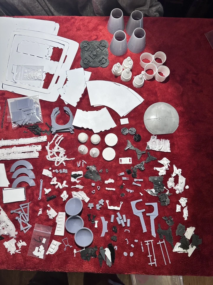 Studio Scale Star Wars Escape Pod Kit - Image 4 of 4