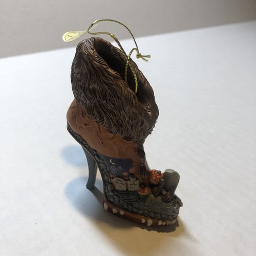 Vtg The Nightmare Before Christmas Howl-oween Graveyard Stroll Ornament Shoe CRD