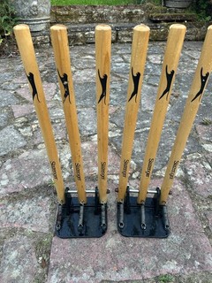 Slazenger Spring Loaded Cricket Stumps and Bails Heavy Duty Metal Bases (2/2)