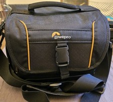 LOWEPRO ADVENTURA SH 160 II CAMERA SHOULDER BAG (EXCELLENT CONDITION W TAGS)