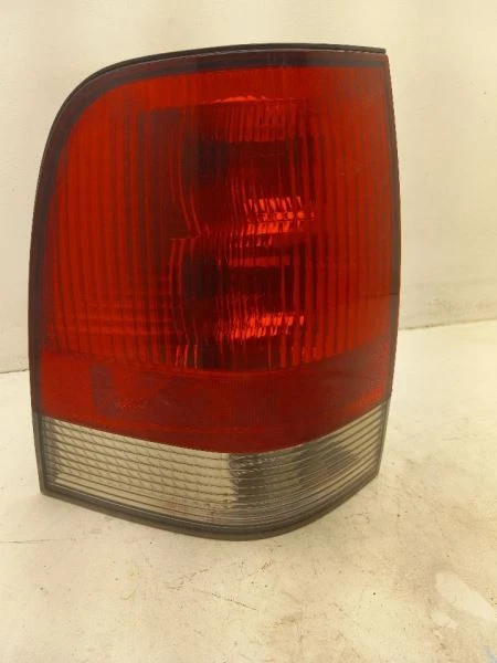 Cuarto de luz trasera izquierda del conductor montado en panel 03-05 Lincoln Navigator 5C5Z13405AA Foto 4 de 4