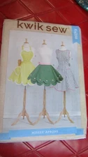 UNCUT Kwik Sew MISSES' APRONS 2020 Sewing PATTERN - #4298 -Size S to L