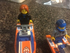 M Lego Partial Build 60011 City Surfer Rescue w/ 2 Minifigures Minifig Surfer 