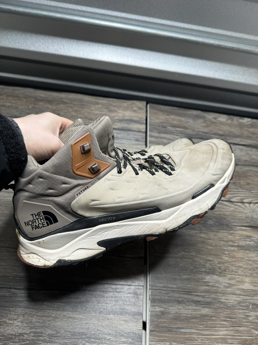 【The North Face】Mid FUTURELIGHT Leather Hiking Boots Amazon.com | THE NORTH FACE Men's Retro Hiking Boot