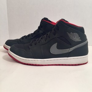 air jordan 1 mid black cool grey gym red