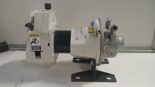 MasterFlex I/P Variable-Speed Air-Powered Drive Model 7589-30 with 77601-00 Head - Picture 7 of 8