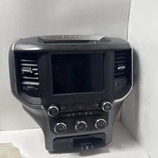 19-24 DODGE RAM 1500 RADIO DISPLAY 8.4" DISPLAY TOUCH SCREEN CONTROLS 68340286AD
