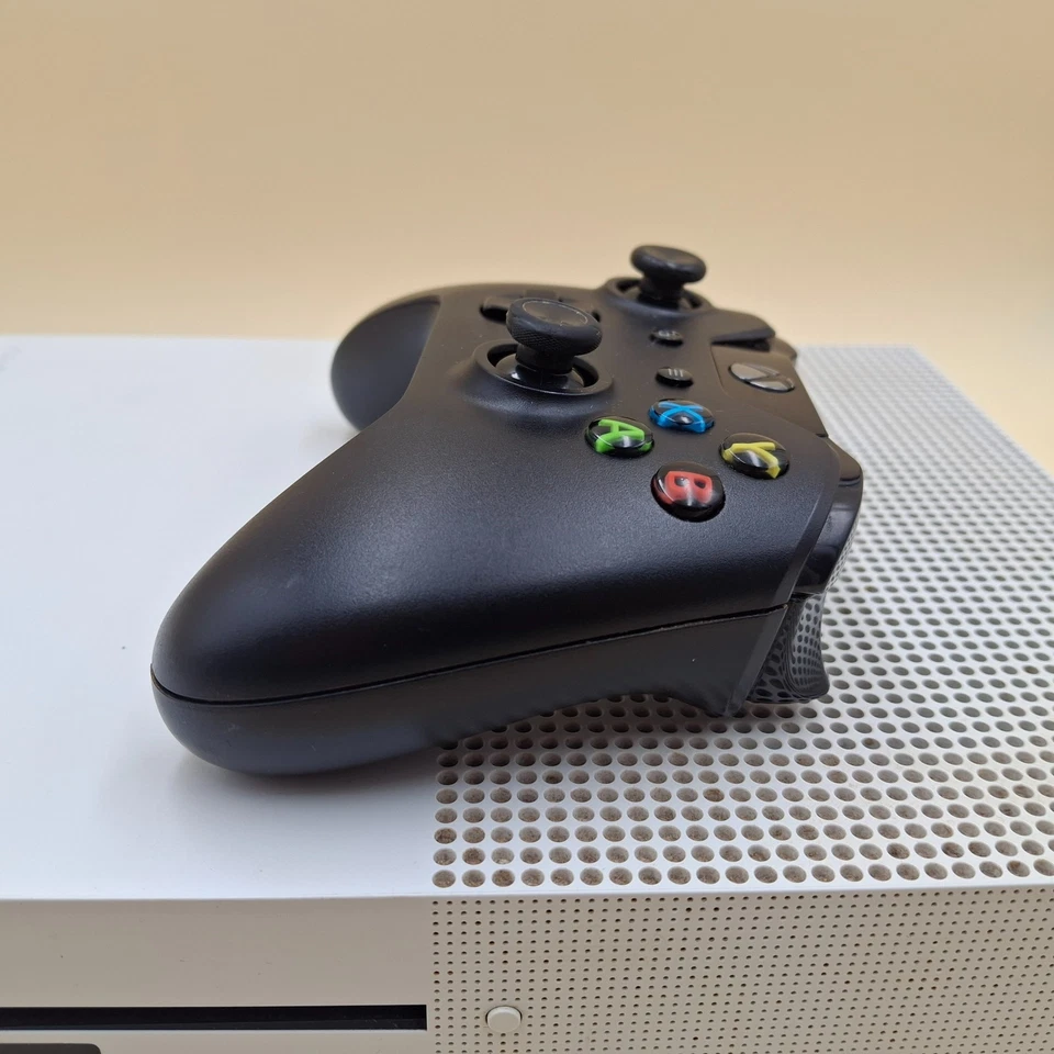 Microsoft Xbox One S, foto 4 di 5