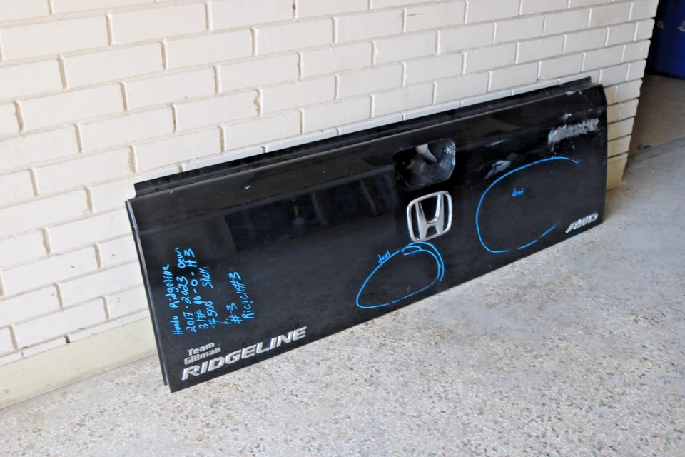 2017 2023 HONDA RIDGELINE REAR TAILGATE SHELL OEM Foto 2 de 4