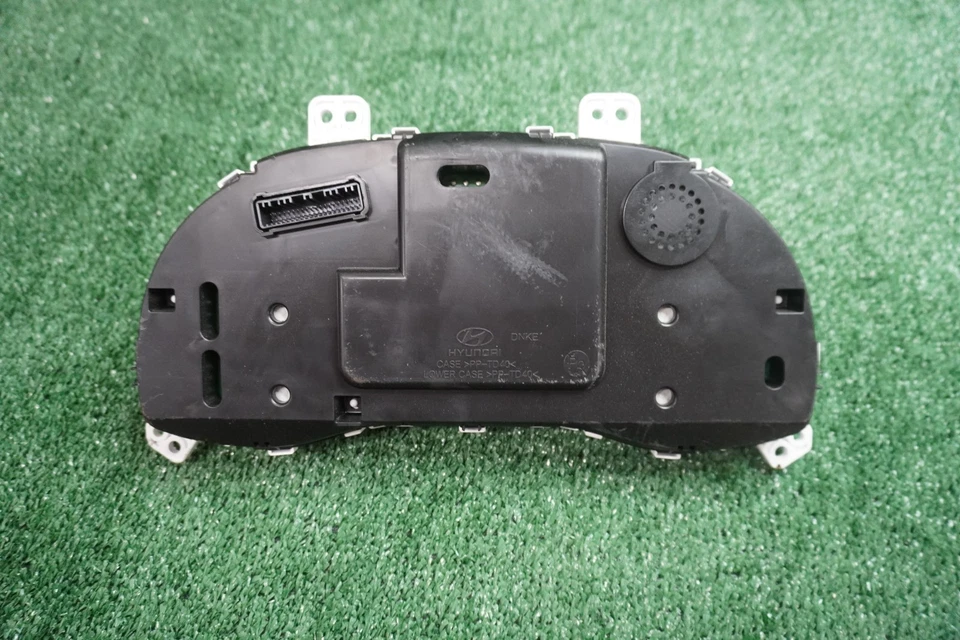 2017 2018 HYUNDAI Elantra Speedometer Gauge Cluster OEM 230K Miles 94001F2060 - Image 3 of 4