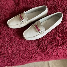 Quality Jane Shilton Cream Moccasins Size 6 Worn Twice Stylish Pink & Beige Band