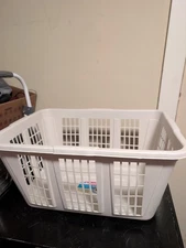 Vintage 2000 Y2K Rubbermaid 44L Laundry Basket #2965 Almond Off White Rectangle