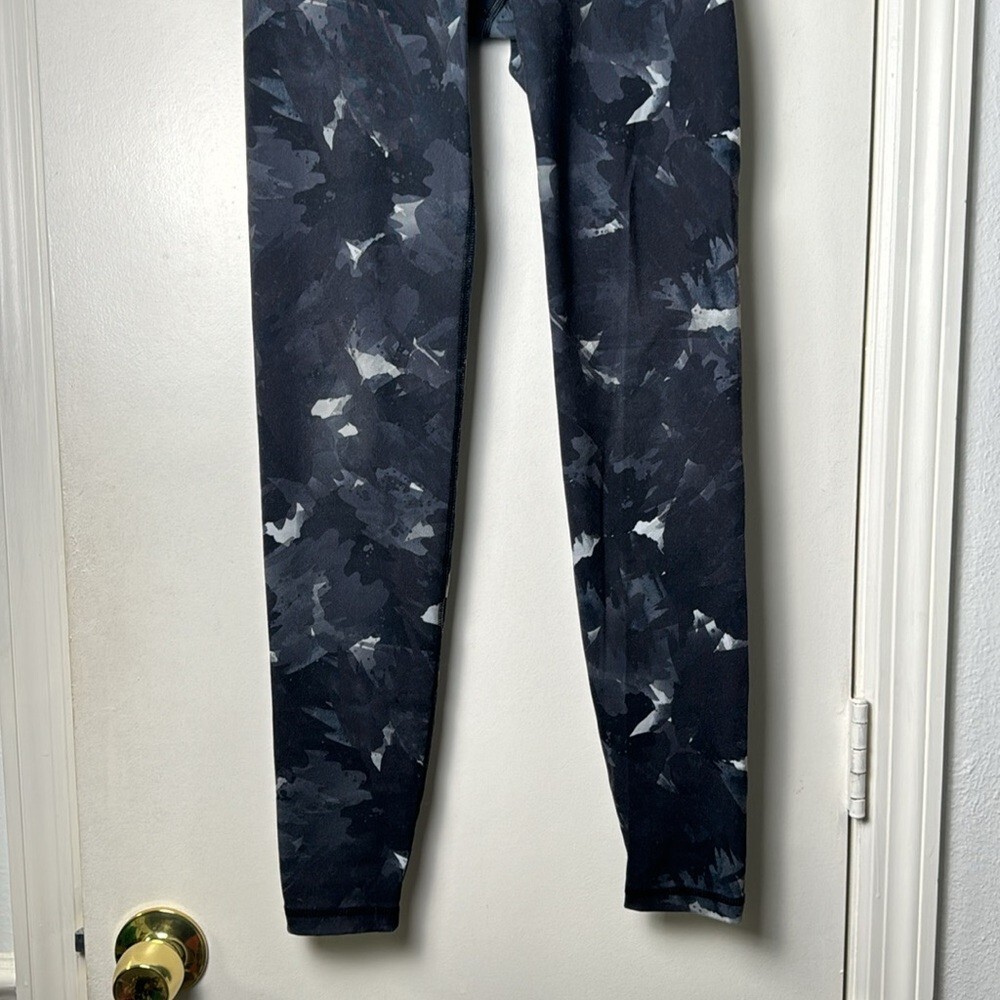 Old Navy Active Gray Pattern Go-Dry Athletic Work… - image 3