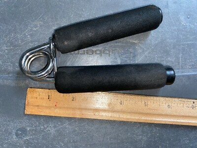 HAND EXERCISER