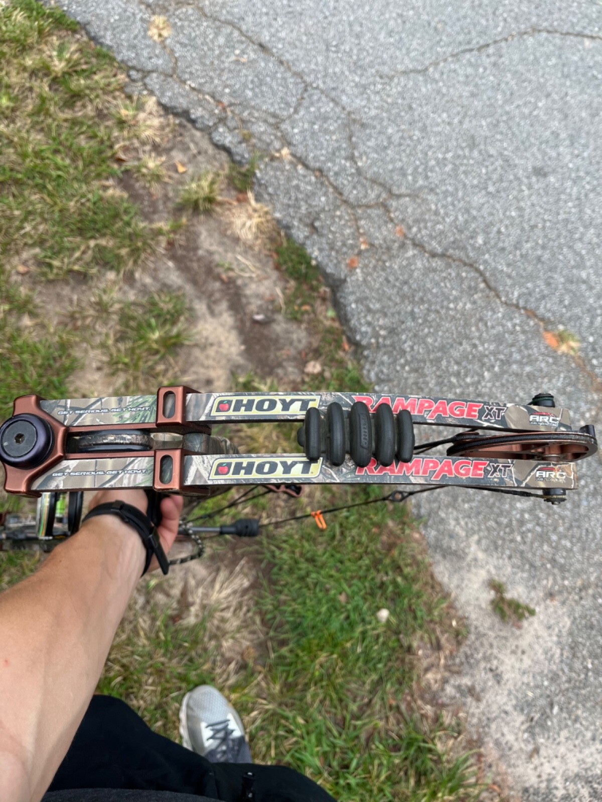 Hoyt Rampage XT RH Compound Bow Arrow 6070lb 27” Draw Camo TEC
