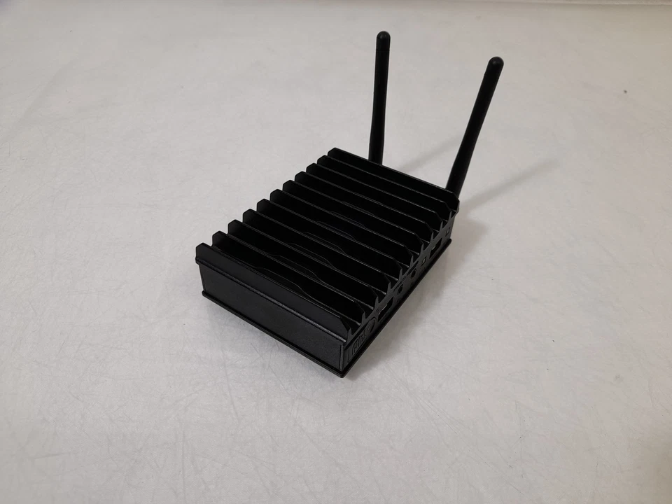 Mini PC Compulab FITLET2-CE3930 Intel Atom sin ventilador con 2 GB DDR3 32 GB M.2 - Sin sistema operativo - Imagen 2 de 4