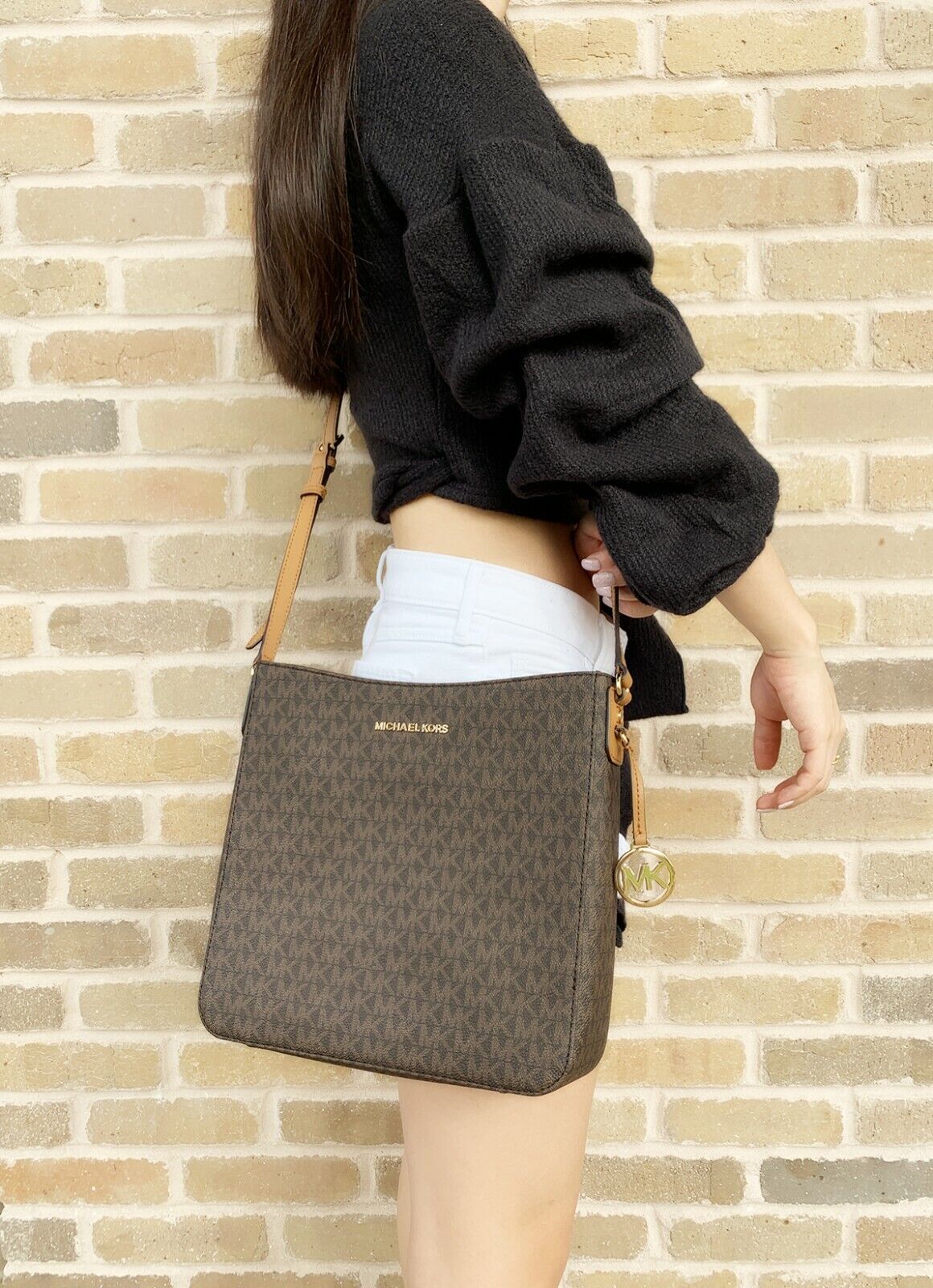 Top 92+ imagen michael kors messenger bag crossbody