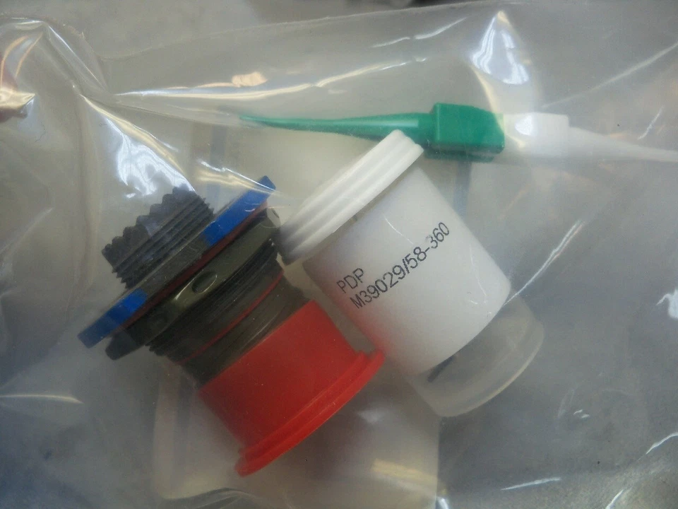 TTI Souriau D38999/24WC35PA Circular MIL Spec Connector 22P Sz 13 lot of 4 - Image 3 of 4