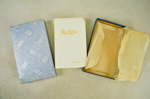 Vintage Holman Bible "White Bridal Bible" in Box White Faux Leather KJV 1009WB - Picture 4 of 12
