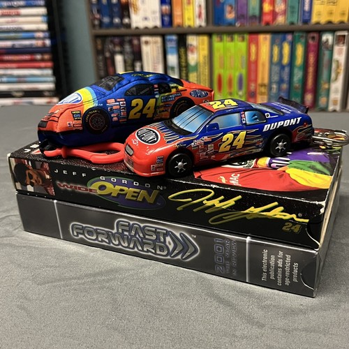 NASCAR - Jeff Gordon VHS Lot - Wide Open & Fast Forward 2001 +2 Car Keychains - Picture 14 of 14