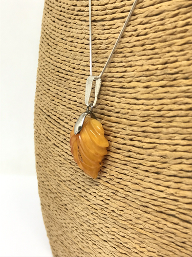 Old Amber Pendant Leaf Gift Vintage Egg Yolk Natural Baltic Amber 2,3g 19227 - Picture 7 of 21
