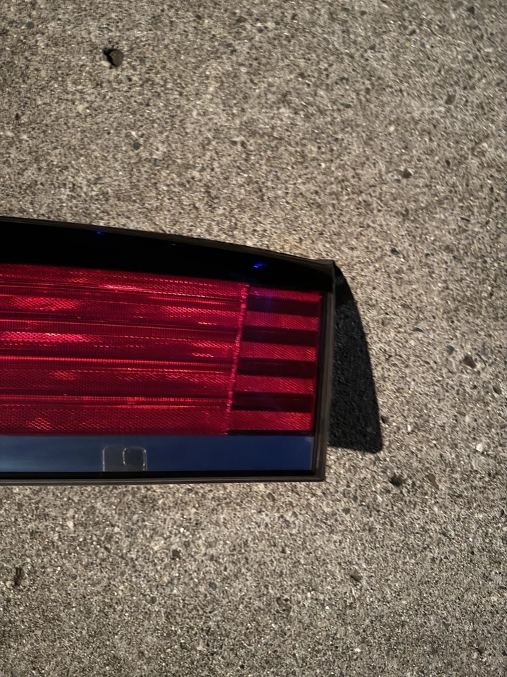 07-10 LINCOLN MKX TAPA MALETERO LED LUZ FRENO PUERTA LEVADIZA LÁMPARA TRASERA USADA OEM Foto 3 de 4