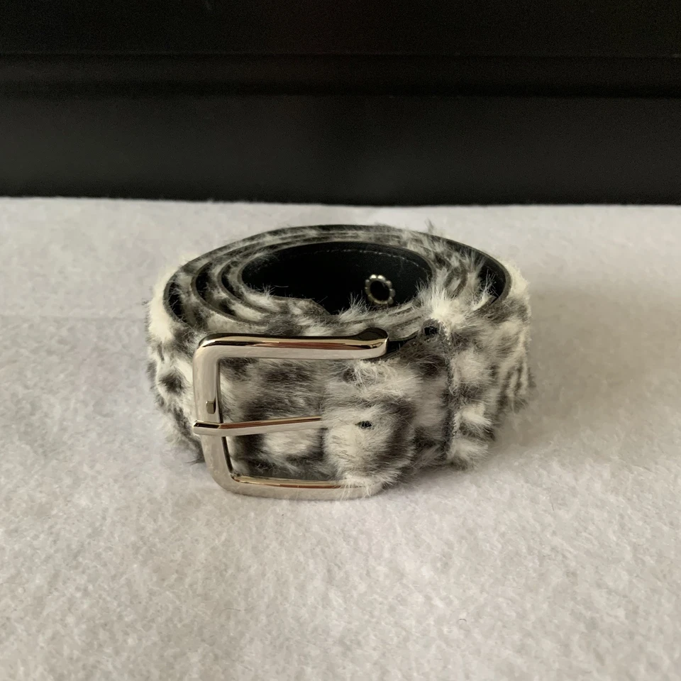 Cinturón de piel difusa blanco y negro con estampado de leopardo años 2000 accesorio de moda Foto 3 de 4