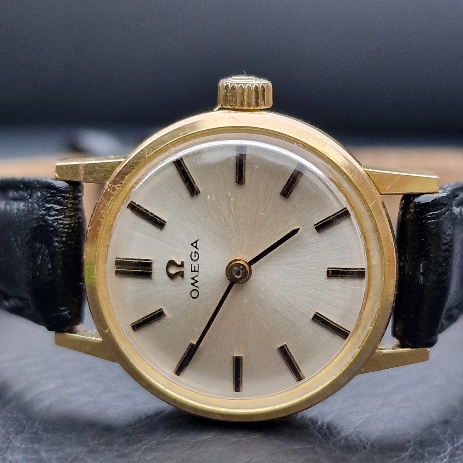 Omega — Vintage Ladies Omega manual watch Cal.620 ref  511.015, 19mm case working