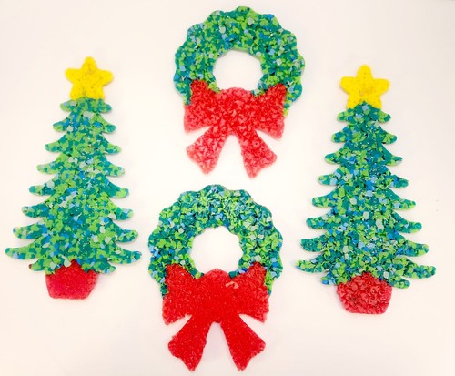4er Set Vintage Popcorn Weihnachtsbäume & Kränze aus geschmolzenem Kunststoff rote Schleifen silber - Bild 7 von 10