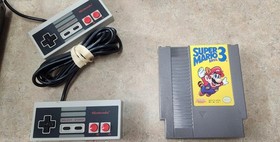 Nintendo NES Console Bundle | Original Controllers & Cables | Super Mario Bros 3
