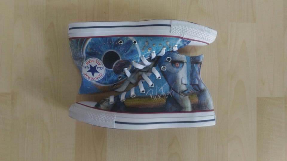 Chaussures Converse Custom Pink Floyd "Division Bell", artisanat Made in Italy | Good Design
Chaussures Converse Custom Pink Floyd