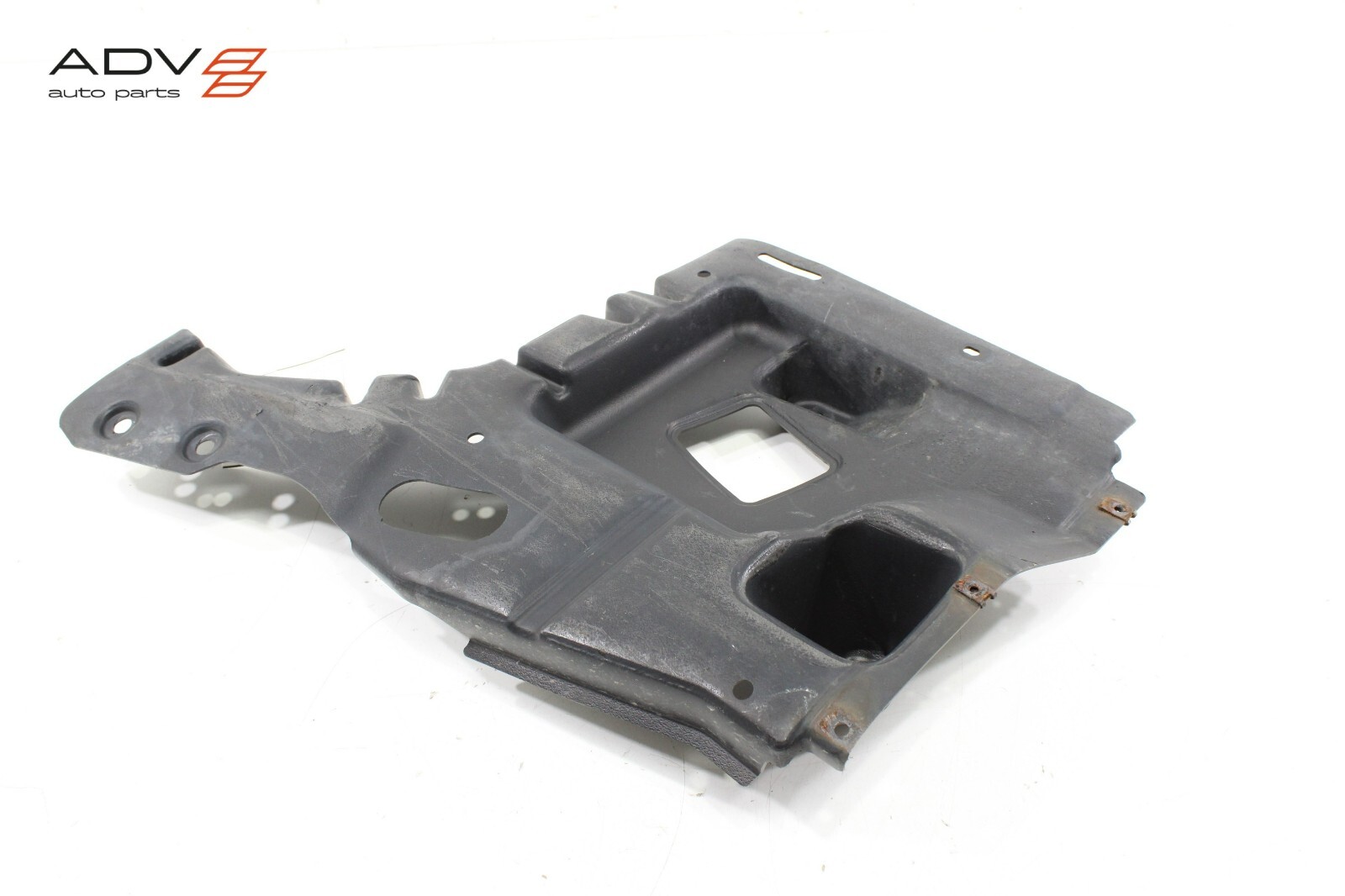 Maserati Levante 2017-2020 Front Left Body side shield P/N 13602