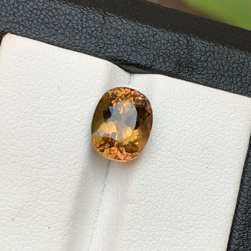 Miel doré aux teintes vertes et roses pierre précieuse tourmaline naturelle 3,50 ct coupe ovale acheter